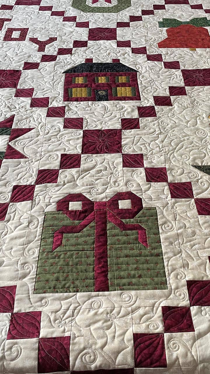 Quilting around Holiday Shapes